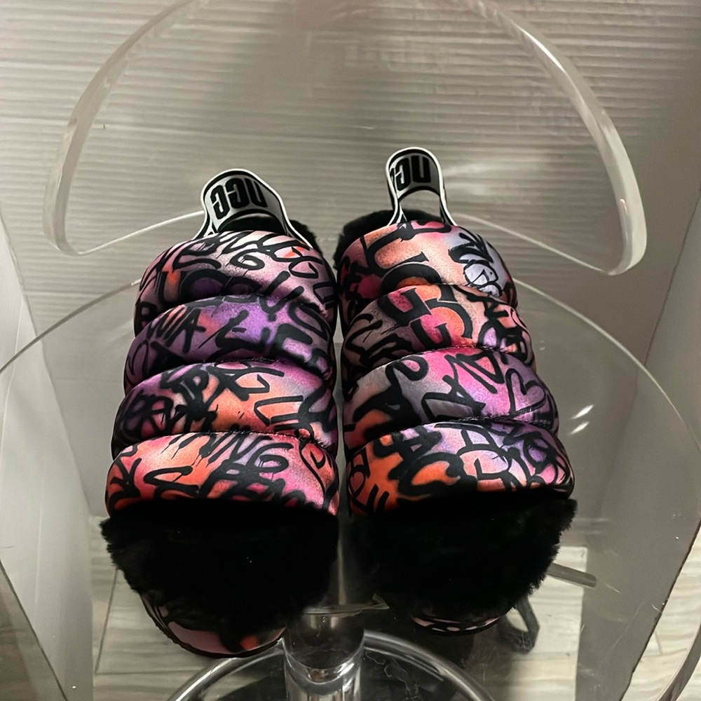 UGG Women’s Puff Yeah Pop Graffit Size 8
